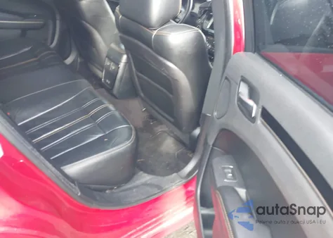 2017 Chrysler 300 300S Alloy Edition z USA, uszkodzony, nr VIN 2C3CCABG8HH506143